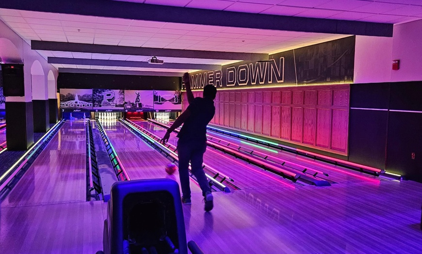 Image 4: 3 Games of Bowling + Shoes for 2, 4 or 6 Bowlers 