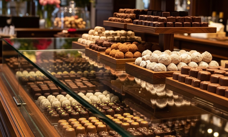 Image 3: Get Premium Flowers and Chocolates for Up to AED 200