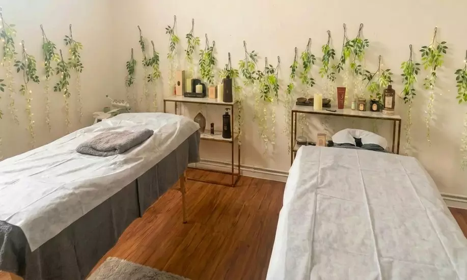 Wimpern-Lifting und/oder Augenbrauen-Lifting inkl. Färben, opt. Zupfen