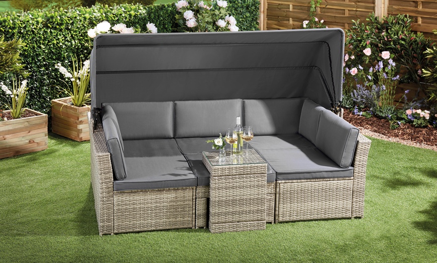 Image 3: Garden Gear California Rattan-Effect Daybed 
