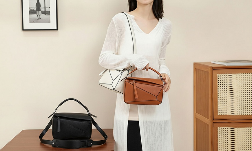 Image 1: Solid Colour Geometric Crossbody Bag