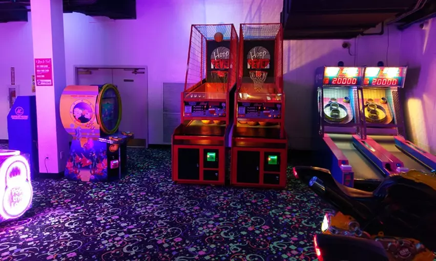 Seven Clans Indoor Waterpark: Waterslides, Lazy River & Splash Pad!