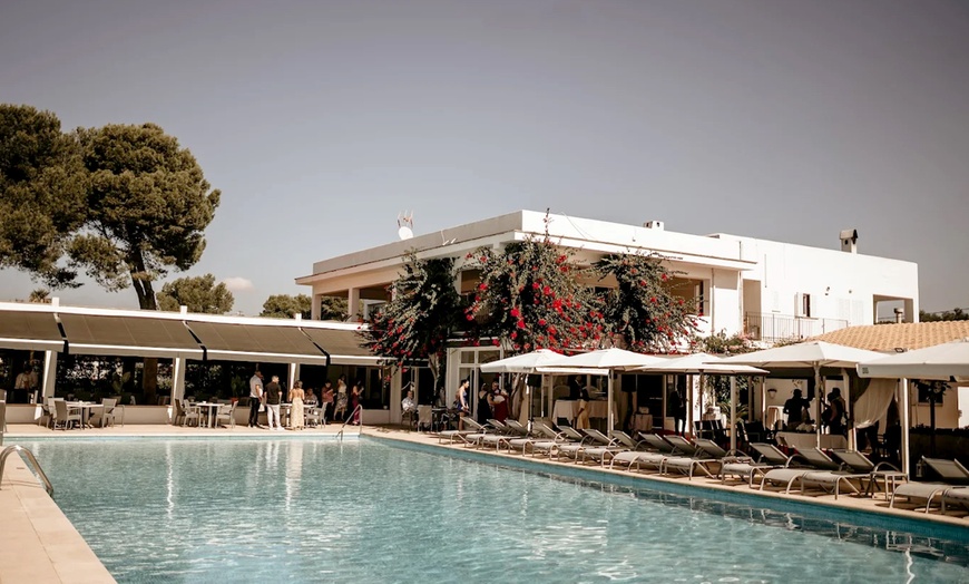 Image 3: Menú mediterráneo para 2 o 4 con entrante, principal, postre y bebida