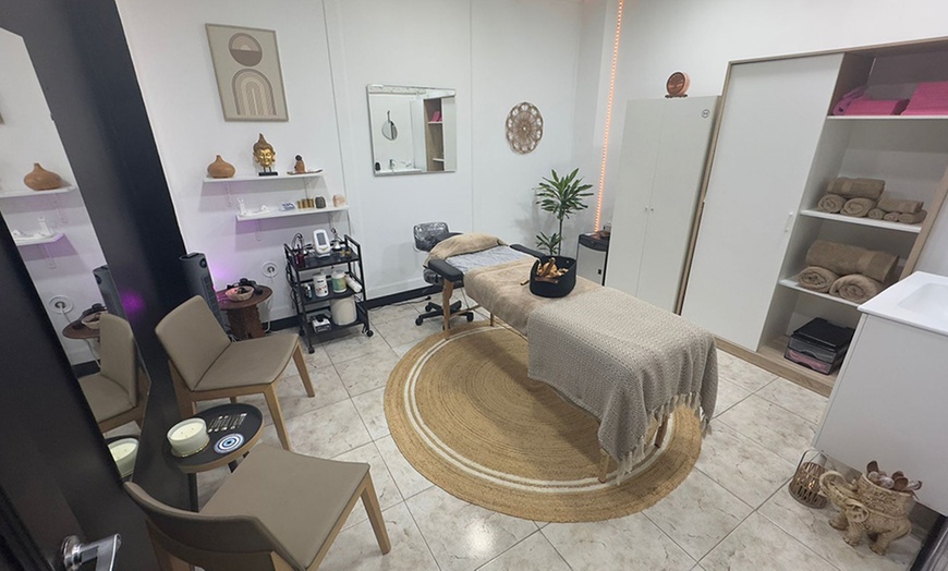 Image 1: Masaje de hasta 1 h a elegir: relajante, deportivo o drenaje linfático