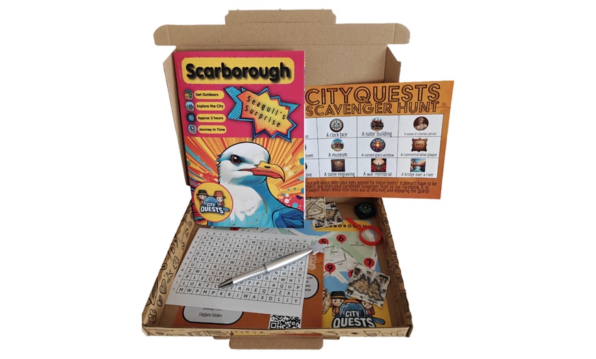 Image 10: Guided City Tour Incl Map, Compass, Magnifying Glass & Stickers 