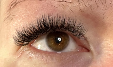 Full Set of Classic Eyelash Extensions - The Glam Room