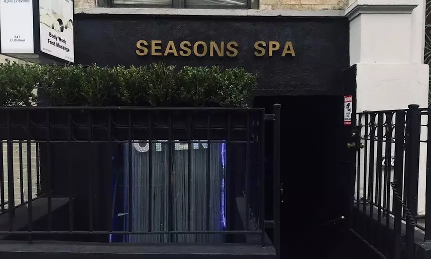 60, 90, or 120-Min Swedish OR Deep Tissue Massage with Hot Stone