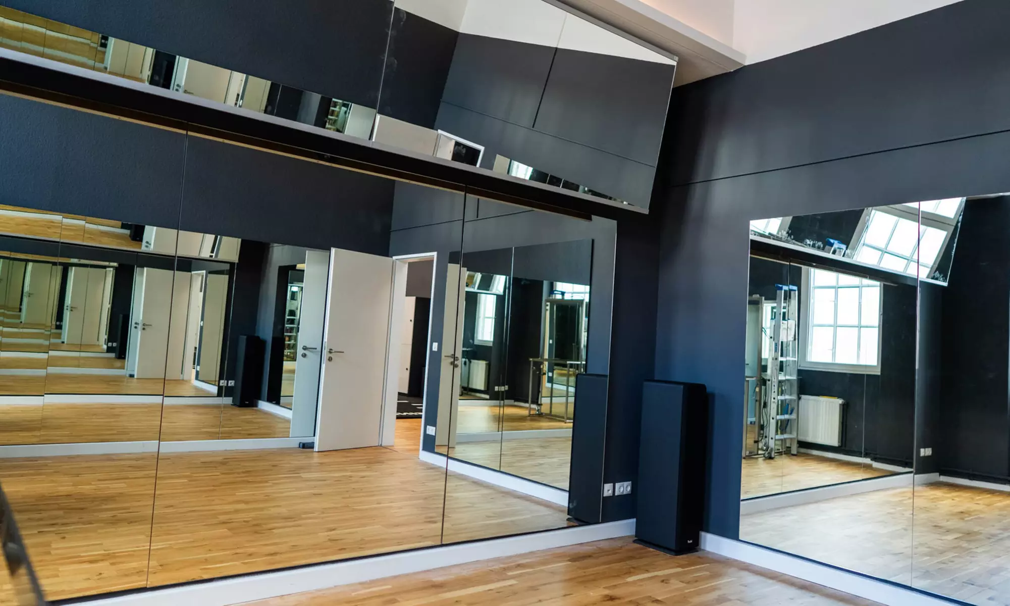 Premium-Fitness im Invictus Gym inkl. Solarium & Getränke-Flatrate