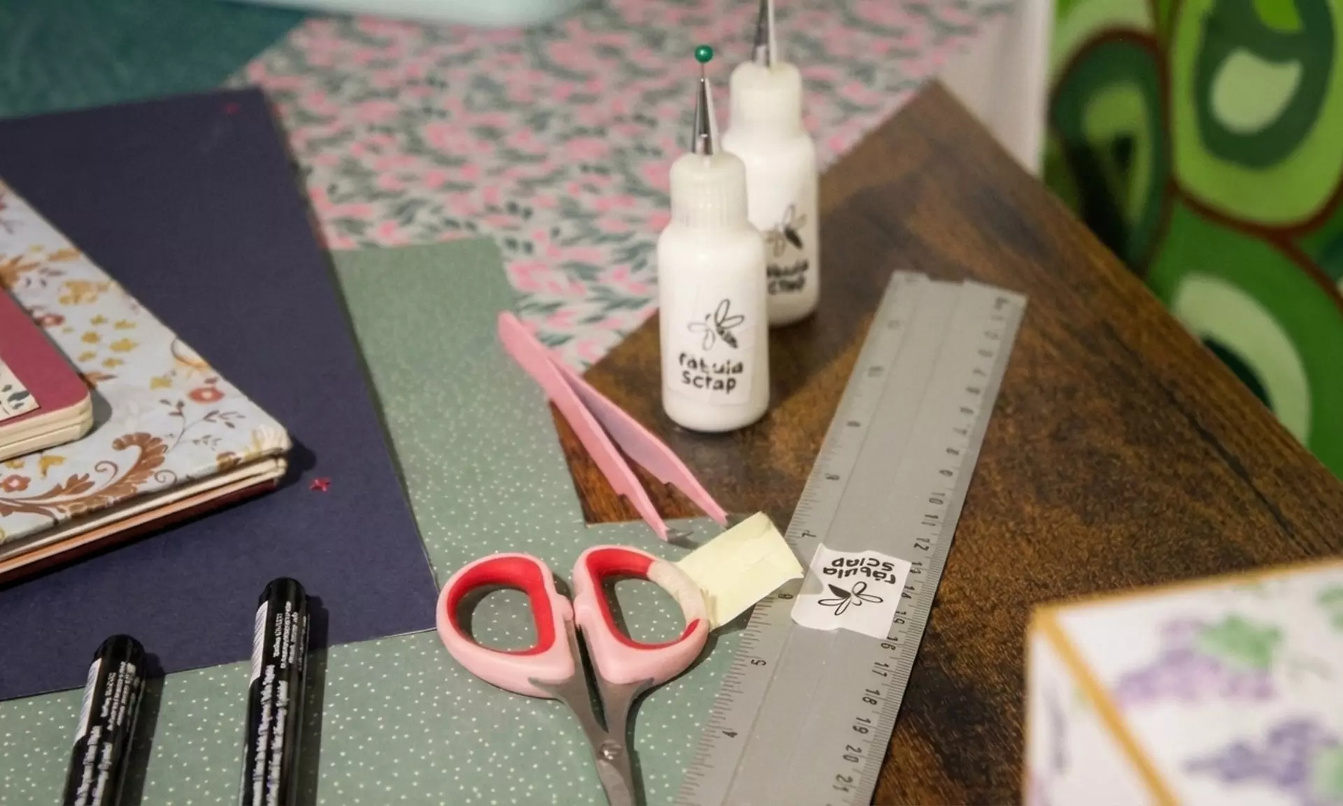 Taller de Papelería creativa (scrapbooking) con bebida y picoteo