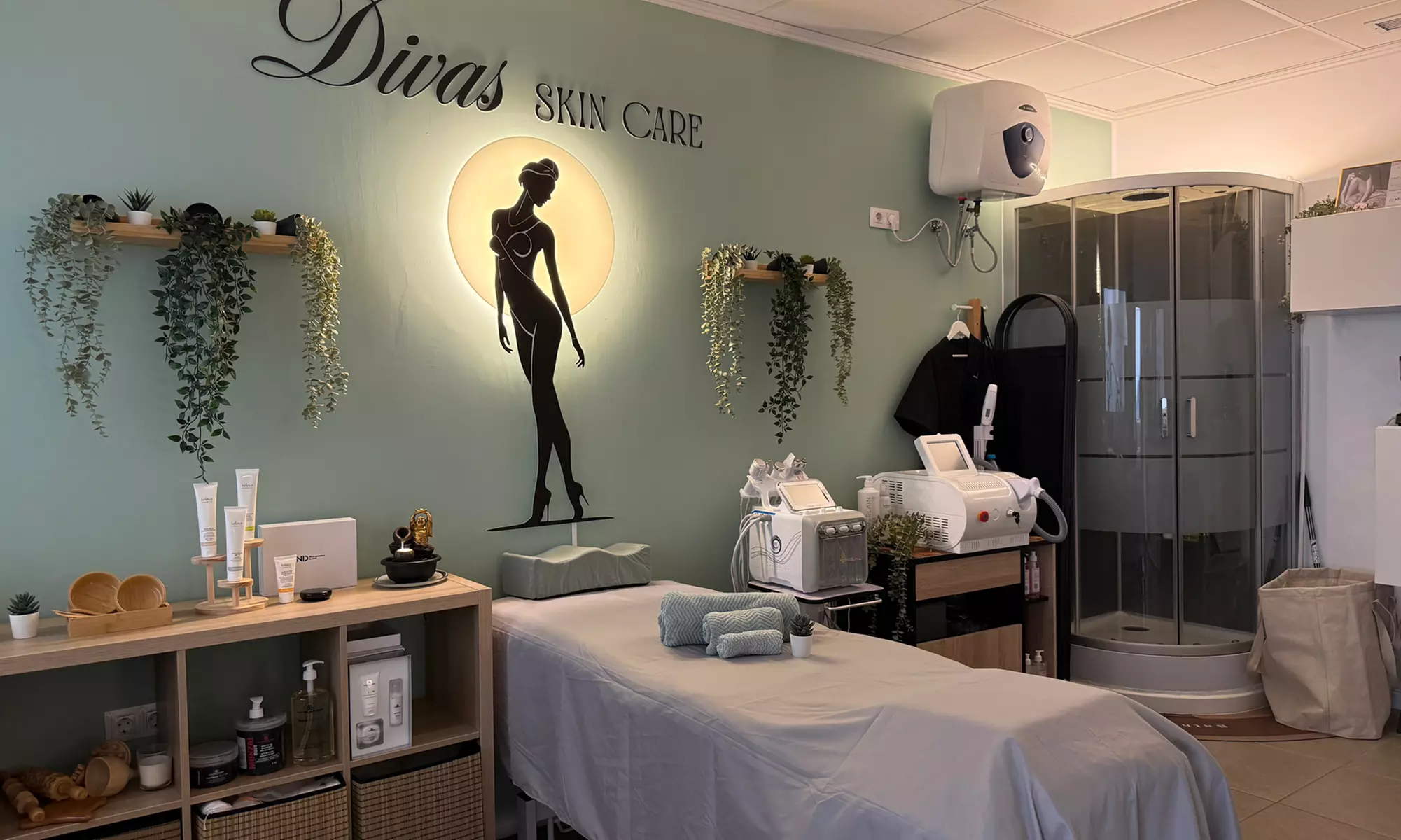 Limpieza facial profunda con opción a peeling quimico o limpieza hydrafacial, ahorra hasta un 54% - Primary Image