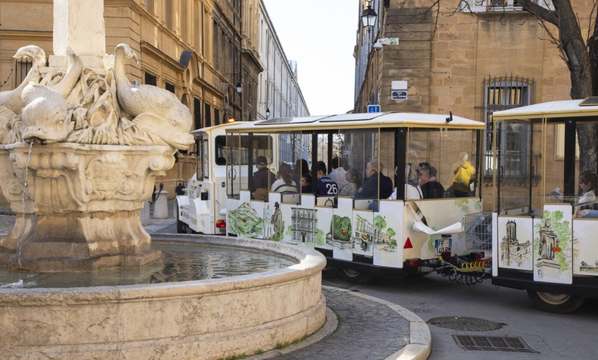 Image 2: Le tour d'Aix-en-Provence en petit train électrique