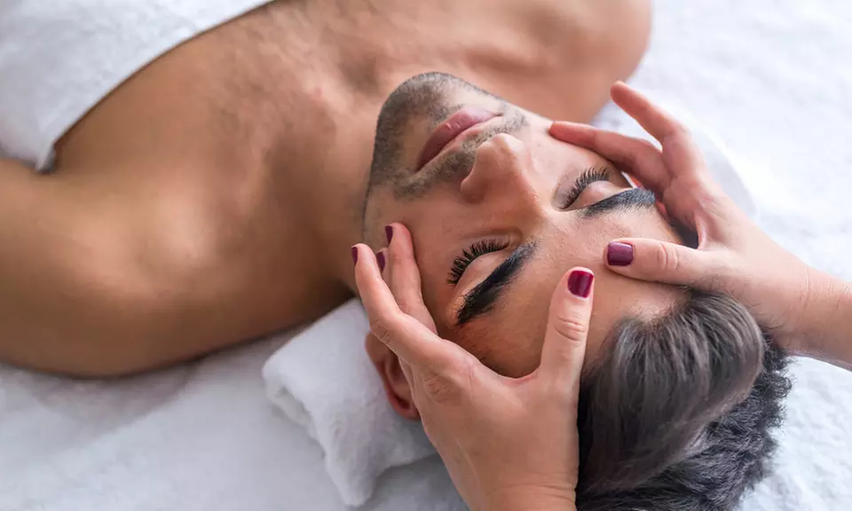 60-Min Deep Tissue or Combo Massage or 50-Min Reflexology Massage