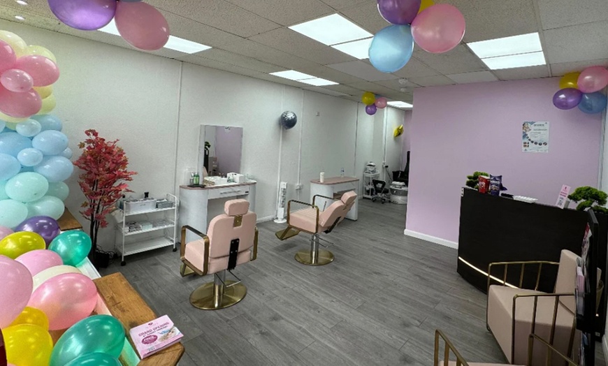 Image 3: Experience Radiant Skin: Hydra Facial 