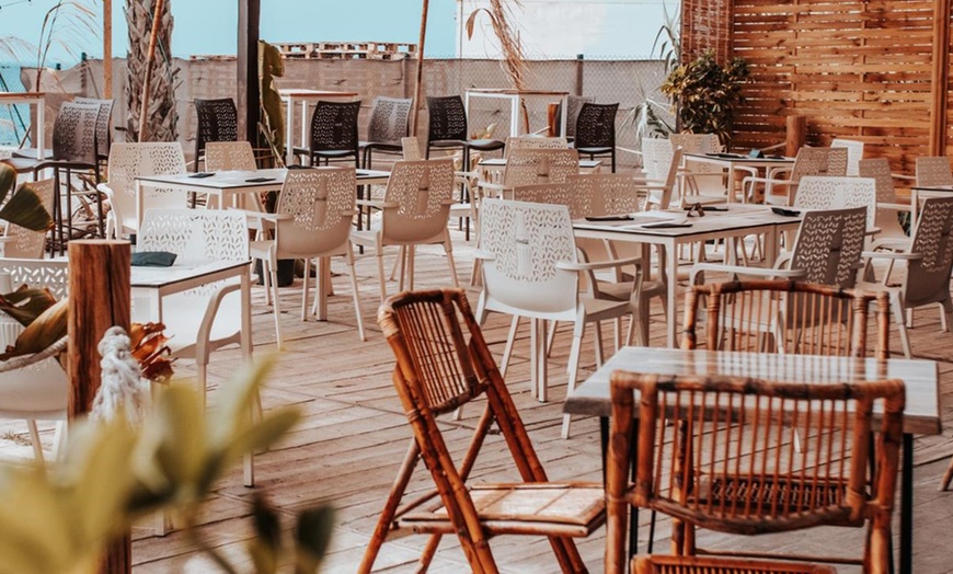 Image 3: Día de playa con hamaca y menú de arroces para 2 o 4 personas