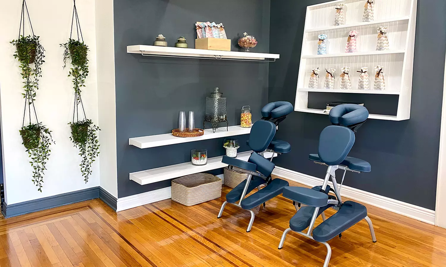 Single or Couples Massage with Hot Stones & Aroma Oils