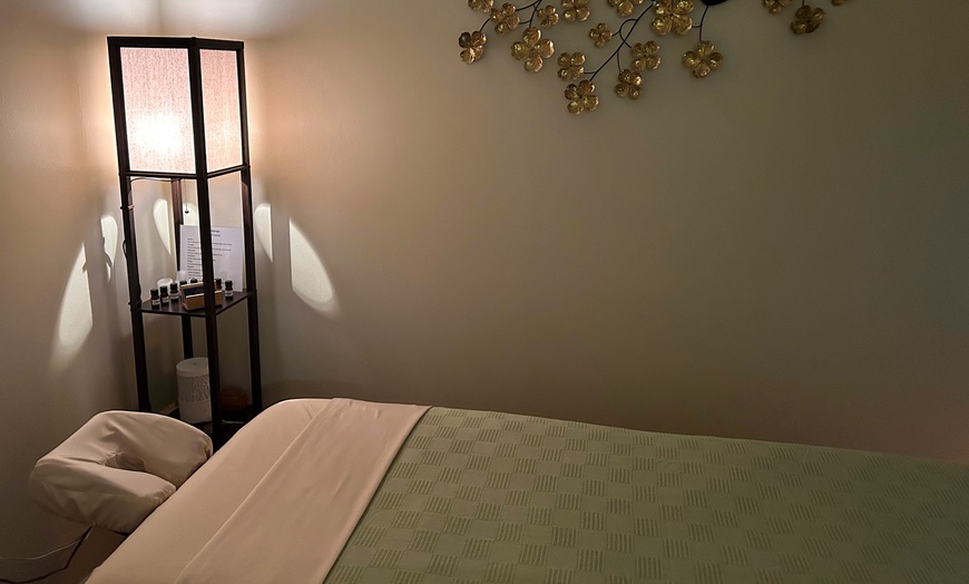 Image 3: 25,50, or 80-Minute Clinical, Relaxation Massage, Reiki, & More 