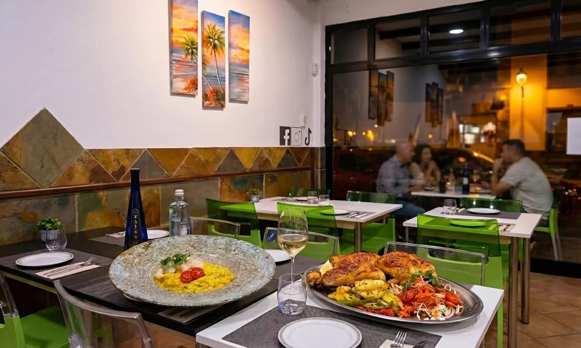 Menú canario para 2 o 4 personas con entrante, postre y bebida