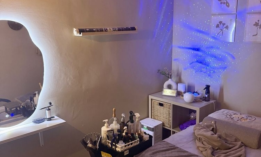 Image 3: Rejuvenating Headspa & Scalp Treatments for One & Couples Mon-Th Only