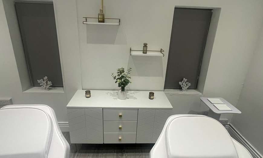 Image 4: Transform Your Look with HIFU on Abdomen or Face