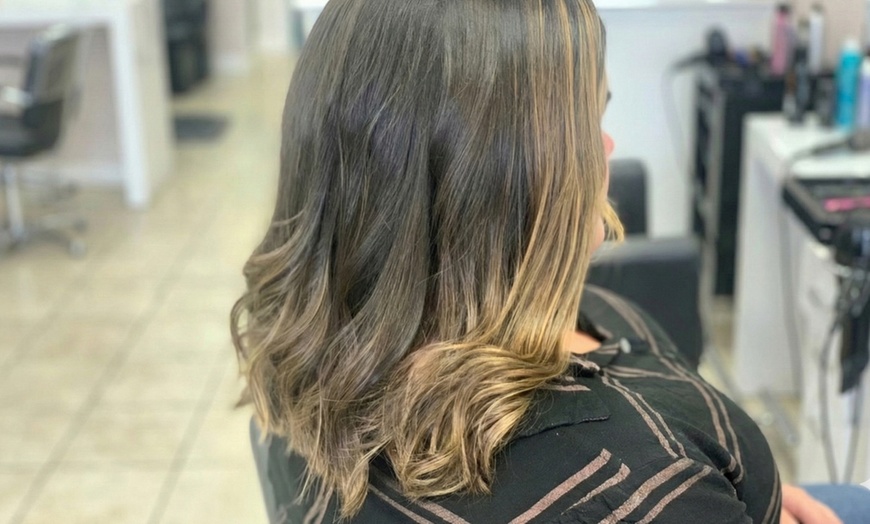 Image 2: Cut with Single-Process Color, Partial Highlights and Toner and More