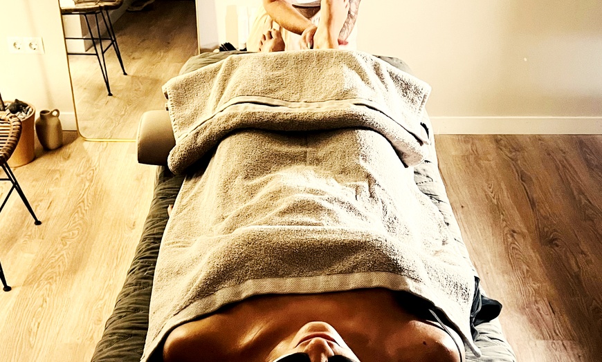 Image 2: Experiencia de spa capilar con opción a masaje, higiene facial y más 