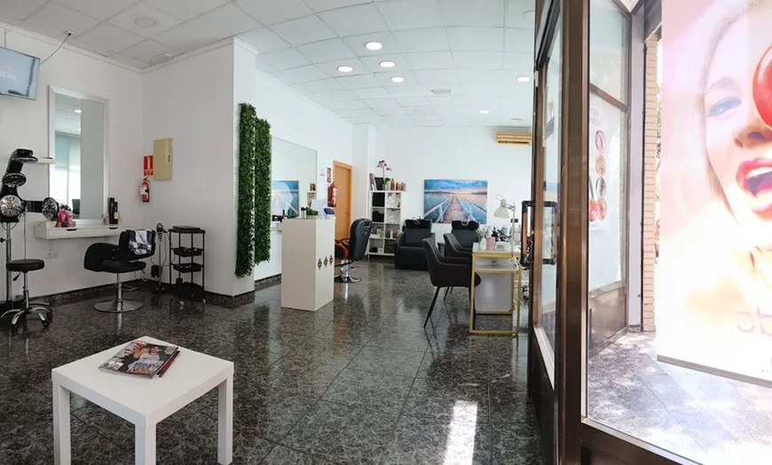 Image 4: Hasta 29% de dto. en Spa/Salón de uñas - Manipedicura en Essencia Peluqueria y Estética