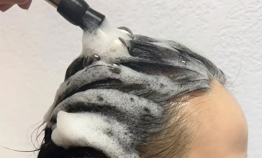 Image 2: 90 Min Pampering/ Couples Package +Refreshing/Oxygen Facial +Scalp Spa