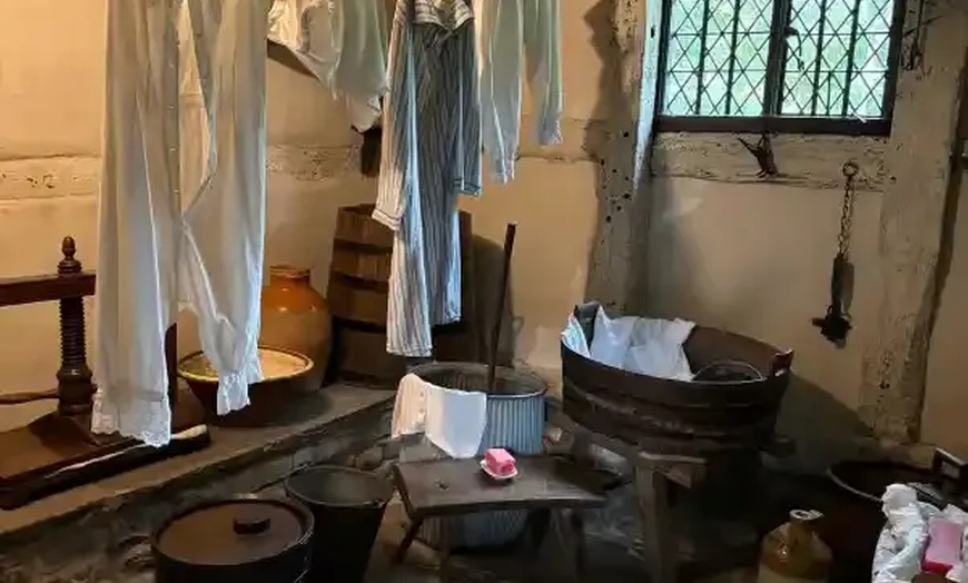 Image 3: Enjoy Historic Stratford-upon-Avon Golden Tours 