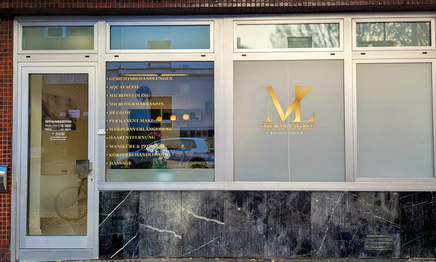 Klassische Gesichtsbehandlung oder Aqua-Facial, opt. mit Massage