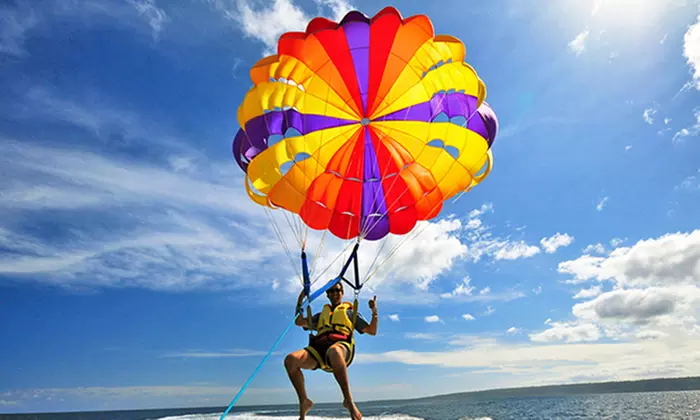 Vuelo en parasailing para hasta 3 personas