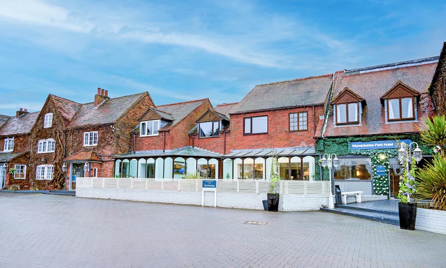 Image 1: West Midlands: Standard Double / King Room for Two with Breakfast