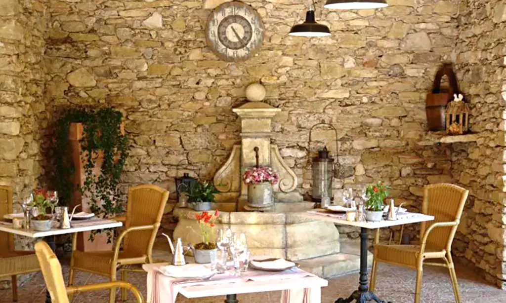 Luberon ​: chambre double premium, options pdj, vin et spa