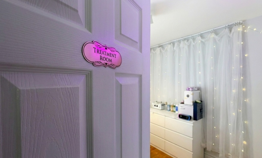 Image 2: Feel Fresh: One, Three or Five Brazilian Waxing Sessions at Aesthamor