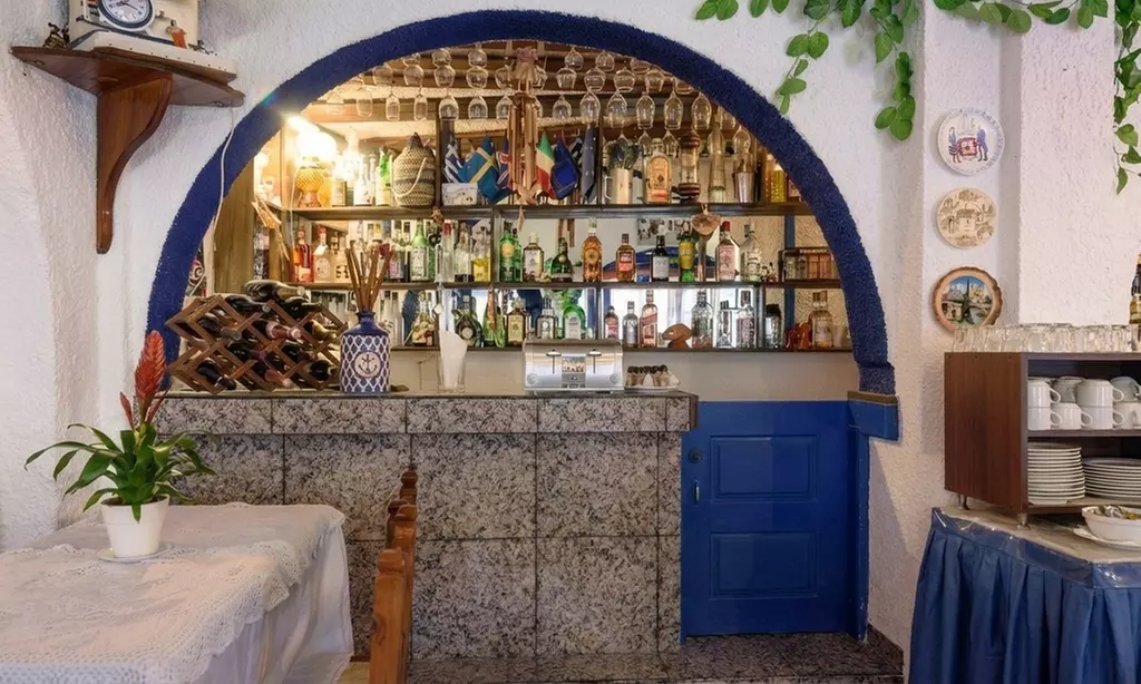 ✈ Santorini, Estate 2026: Volo diretto più 7 notti in hotel