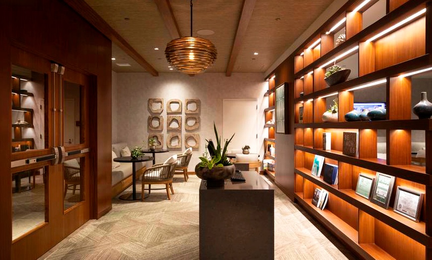 Image 24: Stay at Waikiki Beach Upscale Alohilani Hotel