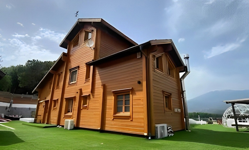 Image 3: Spa privado en pareja con cóctel o botella de cava y bombones 