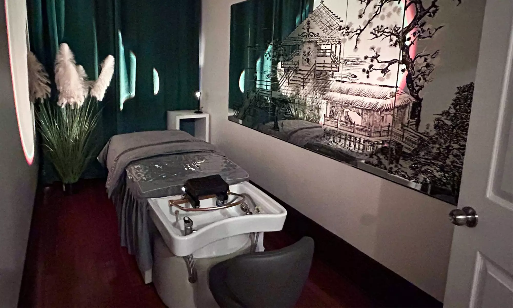 Unwind with a 40, 60 or 90 Minute Head Spa and Facial Cleansing