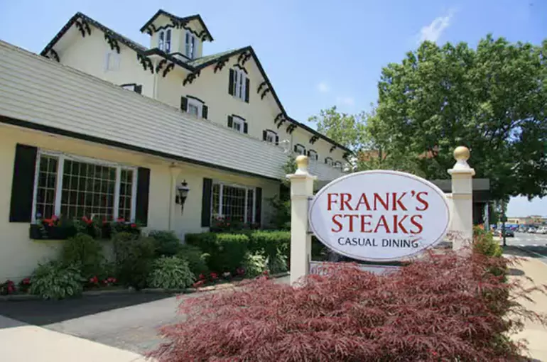 Enjoy a Delicious Sunday Brunch w/ Live Music @ Frank's Steaks