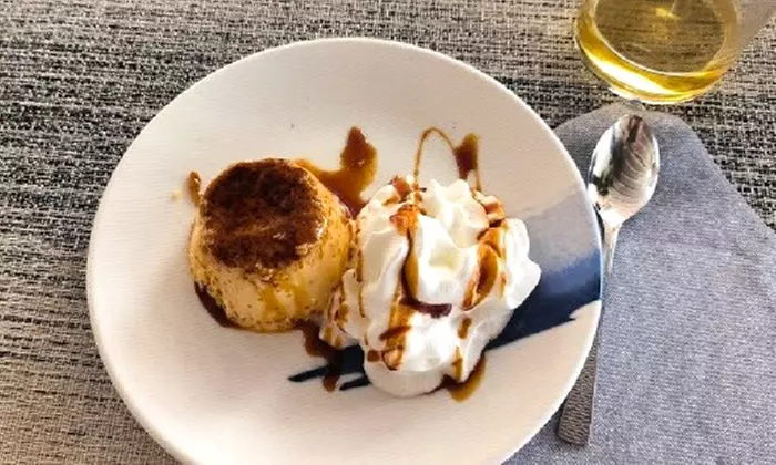 Menú mediterráneo para 2 o 4 con postres y vino con vistas al mar