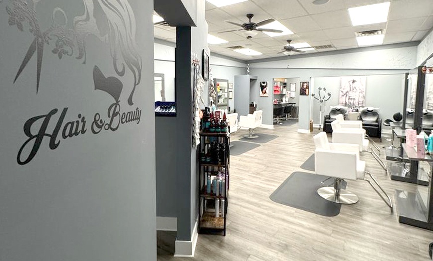 Image 6: 60-Min European Facial + Microdermabrasion, Chemical & Micro-Current