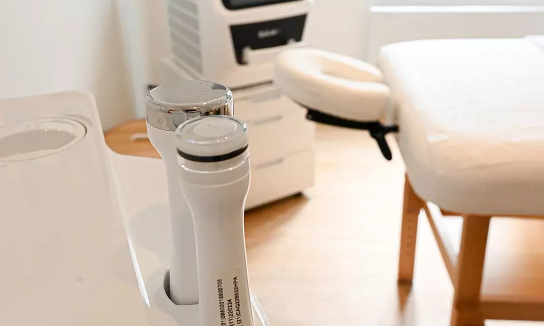 Soin visage hydratation intense au choix pour une peau éclatante, nettoyée et hydratée (jusqu'à 36% de remise) - Image 6