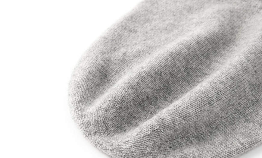 Image 11: 100% Cashmere Slouchy Beanie for Women and Men