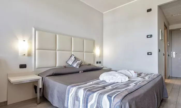 Peschiera del Garda 4*: camera doppia con mezza pensione e Spa