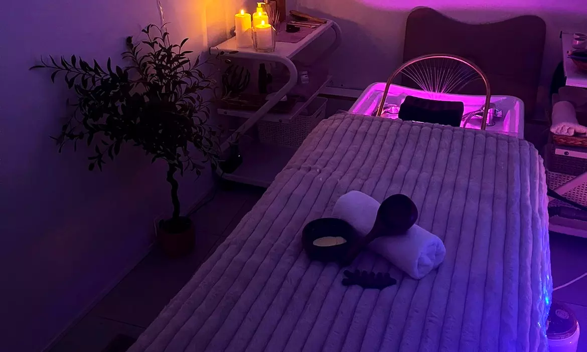 Modelage relaxant des jambes pour une sensation de légèreté