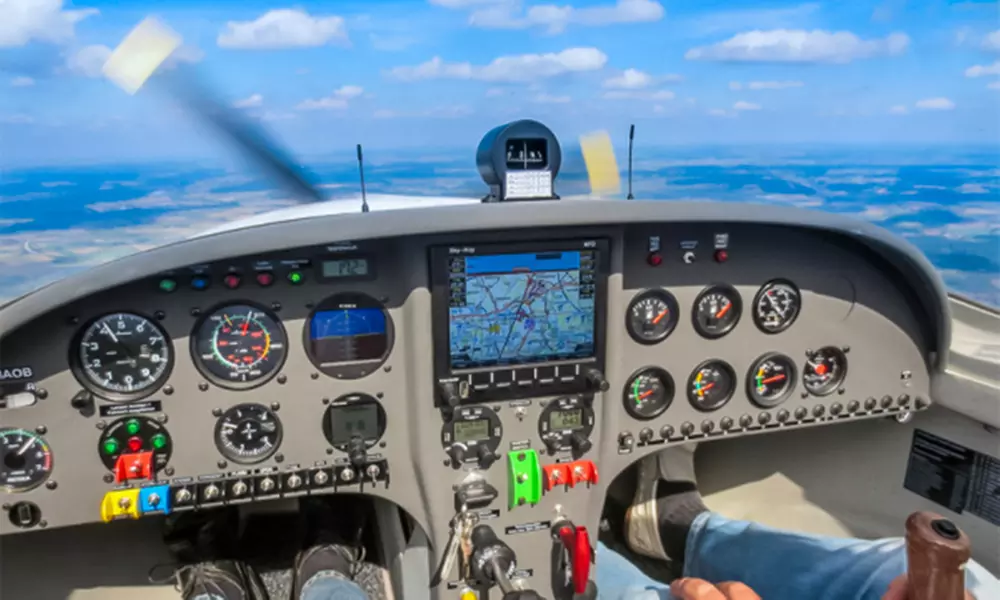 Pilot für einen Tag: 3 Std. selbst fliegen inkl. Einweisung für 1 P.