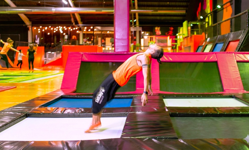 Image 14: 60 minutos de acceso a parque de saltos para 1, 2 o 4 personas