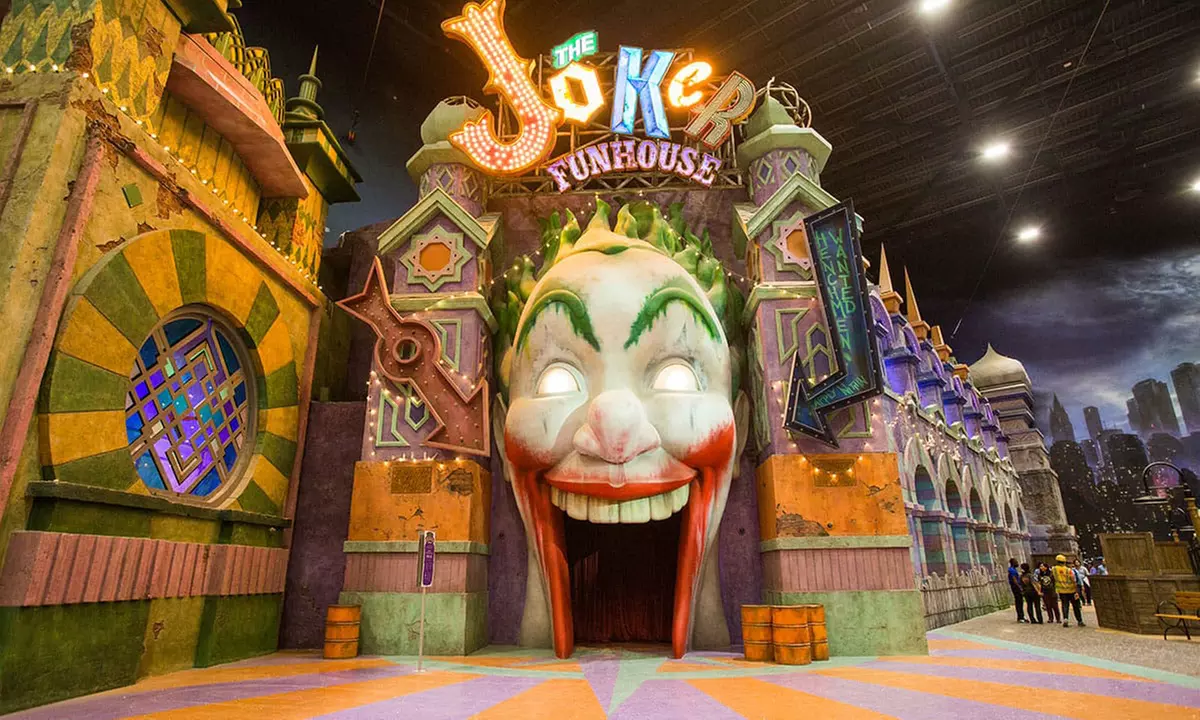 Entry to Ferrari World, SeaWorld, Yas Waterworld or Warner Bros (see fine print/description for booking) - Image 7