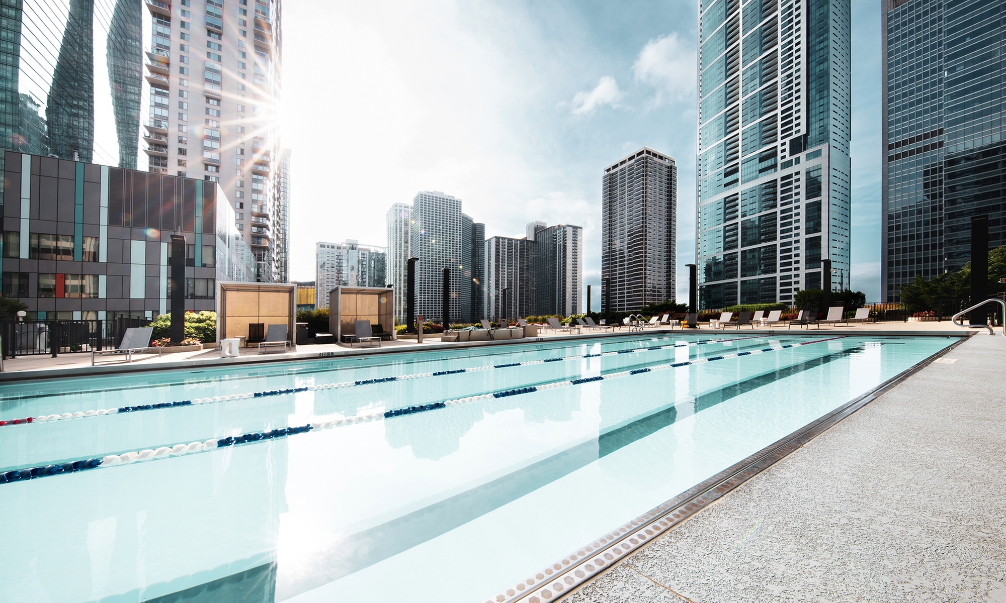 Hotel Near Millennium Park w/ Breakfast or Valet for Select Options
