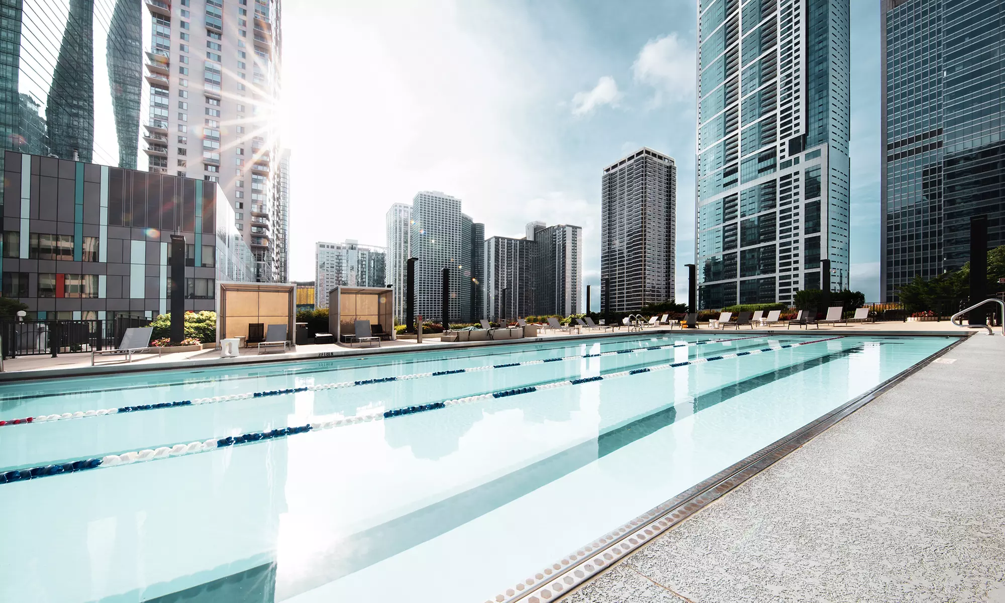 Hotel Near Millennium Park w/ Breakfast or Valet for Select Options