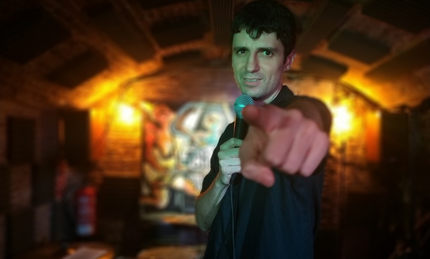 Image 1: Barcelona Comedy Club: entrada con consumición para 1, 2 o 4 personas